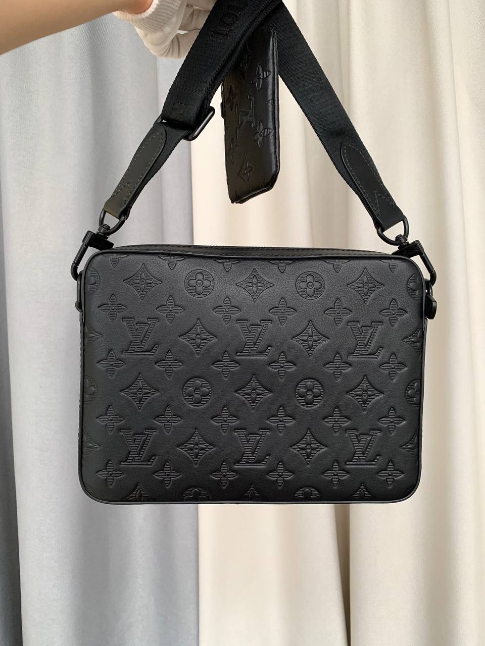 LV Getaway Messenger Monogram Shadow